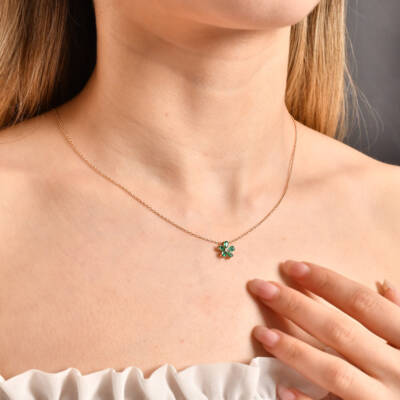 0,56 Karat Diamant Smaragd Papatya Kette - 4